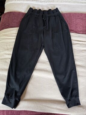 Mondetta Black Drawstring Jogger Pants